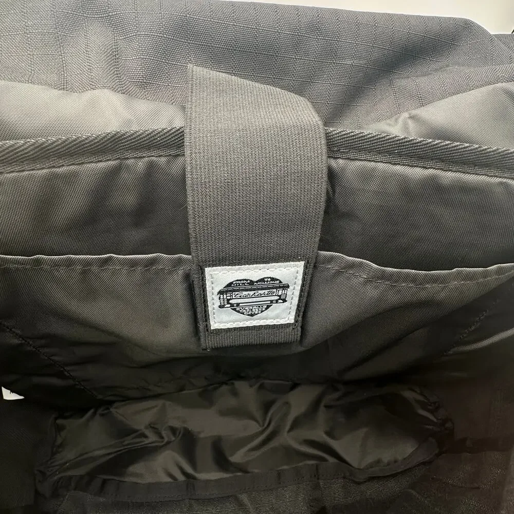 Carhartt RipStop Messenger Bag Black EUC Water Repellent Laptop Sleeve CB02734